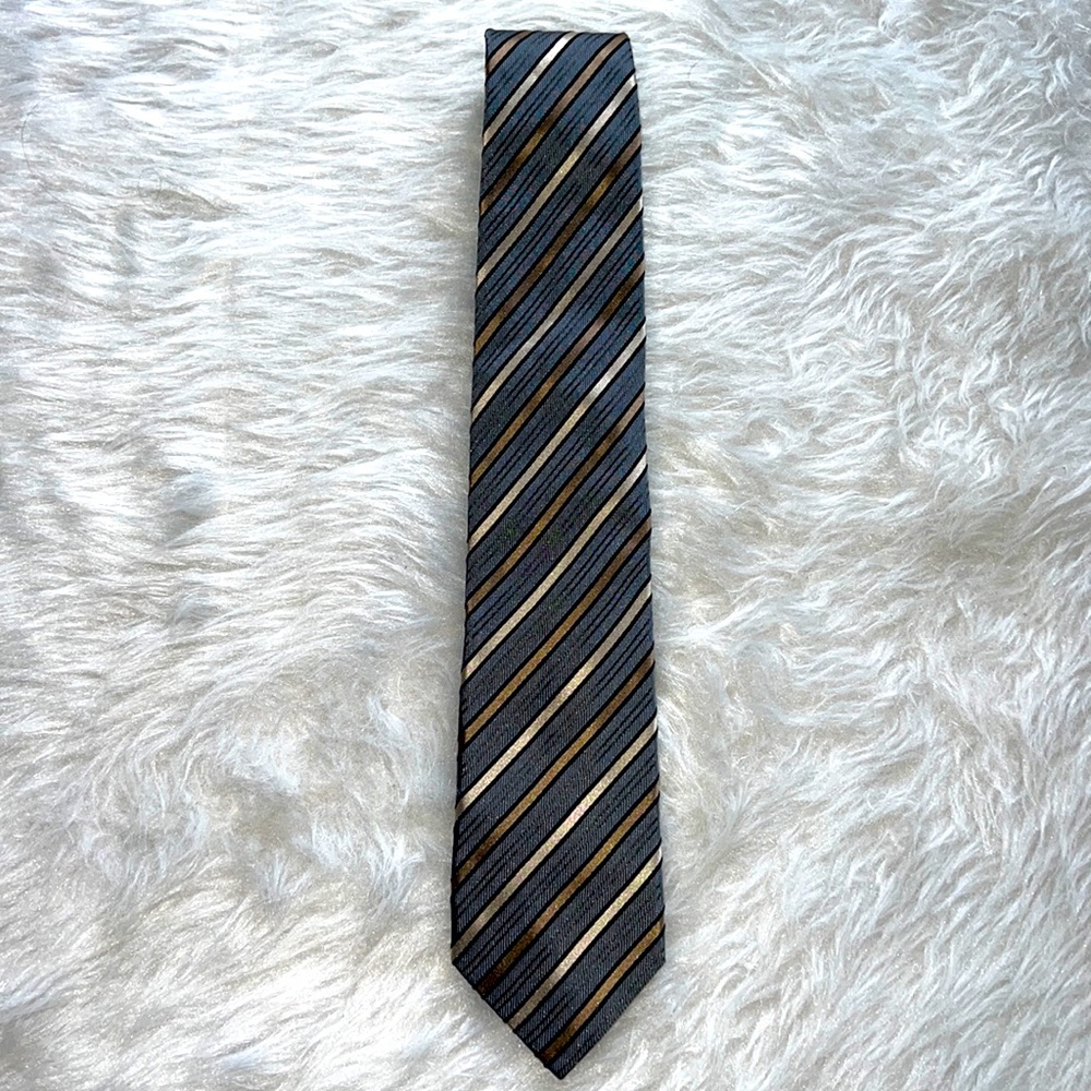 Von Maur by J.Z. Richards Hand made Silk Tie gold and silver diagonal stripes